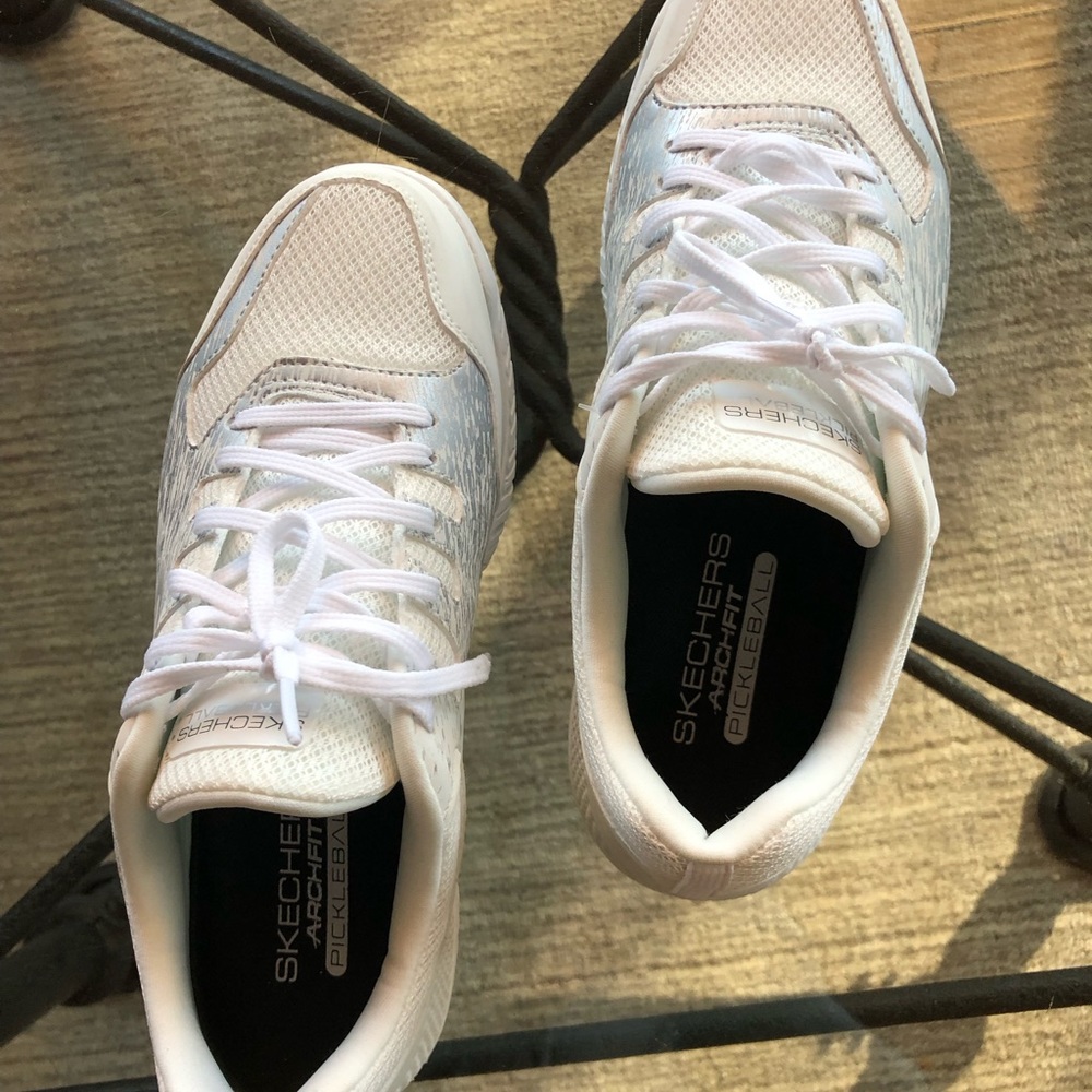 Pickle ball Skechers